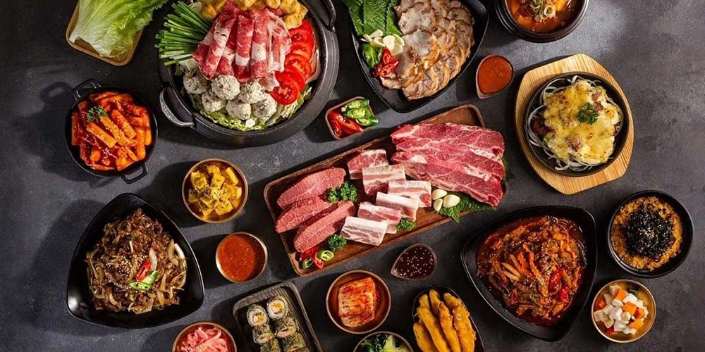 Hot Pot Restaurant: A la Carte or Buffet – Which is the Right Choice for Your Group?